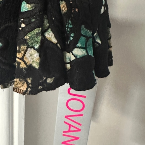 Jovani Masalvi Black and Green Embroidered Top - Size 0 - Picture 11 of 11